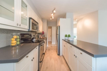 Kitchen Island Photo of 405 711 E 6th Avenue, Vancouver, BC