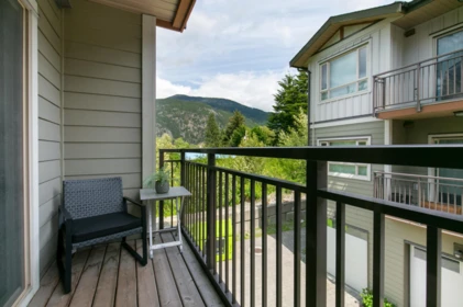 Powder Room Photo of 4 7450 Prospect Street, Pemberton, BC