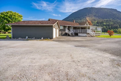 Outdoor Deck Photo of 9079 Sylvester Road, Mission, BC