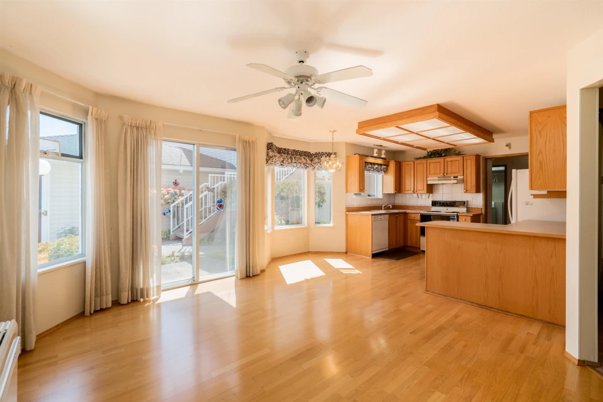 Dining Area Photo of 104 6875 121 Street, Surrey, BC