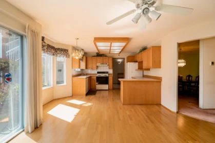 Kitchen Photo of 104 6875 121 Street, Surrey, BC
