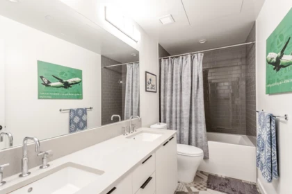 Guest Bathroom Photo of 6 237 Ridgeway Avenue, North Vancouver, BC