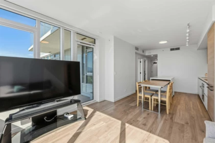 2801 10448 University Drive, Surrey, BC, Surrey — Apartment/Condo for sale