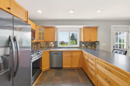 412 Blair Avenue, New Westminster, BC, New Westminster — Single Family Residence for sale