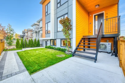 1 968 E 55th Avenue, Vancouver, BC, Vancouver — Half Duplex for sale