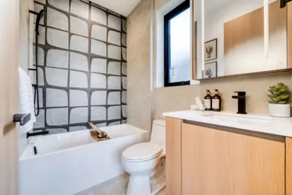 Guest Bathroom Photo of 1 968 E 55th Avenue, Vancouver, BC