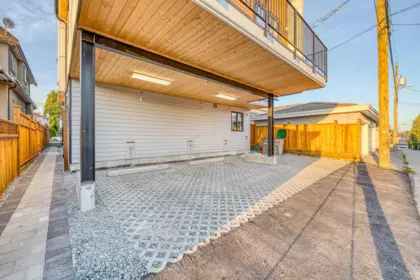 Outdoor Deck Photo of 1 968 E 55th Avenue, Vancouver, BC