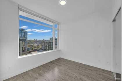 Entry Foyer Photo of 1801 110 Switchmen Street, Vancouver, BC