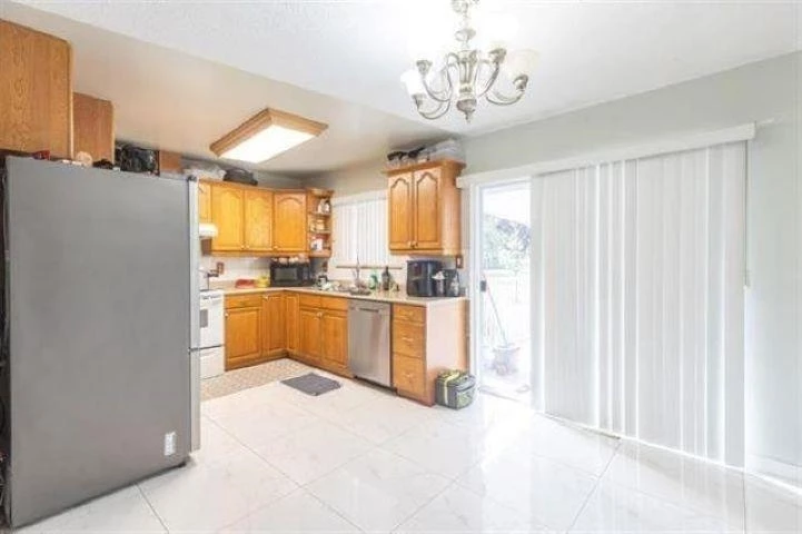 Dining Area Photo of 13325 66a Avenue, Surrey, BC