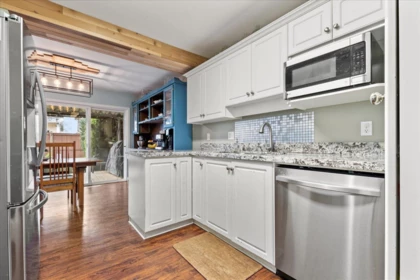 Kitchen Island Photo of 19 1530 Mackay Crescent, Agassiz, BC