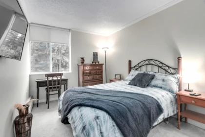 Bedroom 3 Photo of 303 2004 Fullerton Avenue, North Vancouver, BC