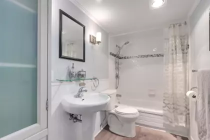 Guest Bathroom Photo of 303 2004 Fullerton Avenue, North Vancouver, BC
