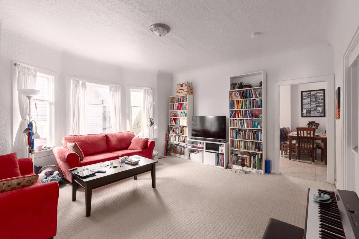 Living Room Photo of 2483 W 6th Avenue, Vancouver, BC