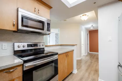 202 10899 University Drive, Surrey, BC, Surrey — Apartment/Condo for sale