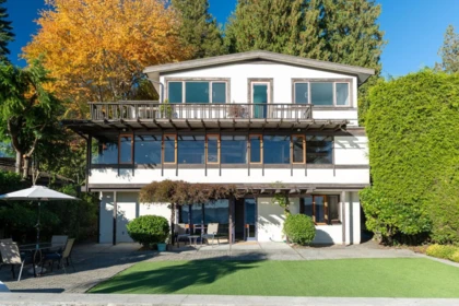 Breakfast Nook Photo of 3248 Marine Drive, West Vancouver, BC