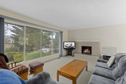 13771 Malabar Avenue, White Rock, BC, White Rock — Single Family Residence for sale