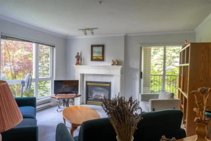 Kitchen Island Photo of 205 3172 Gladwin Road, Abbotsford, BC