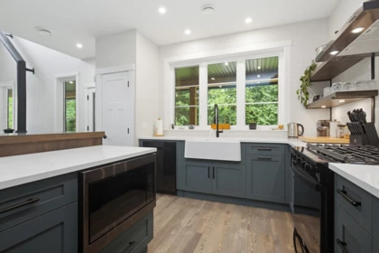 Kitchen Island Photo of 12292 Bell Street, Mission, BC