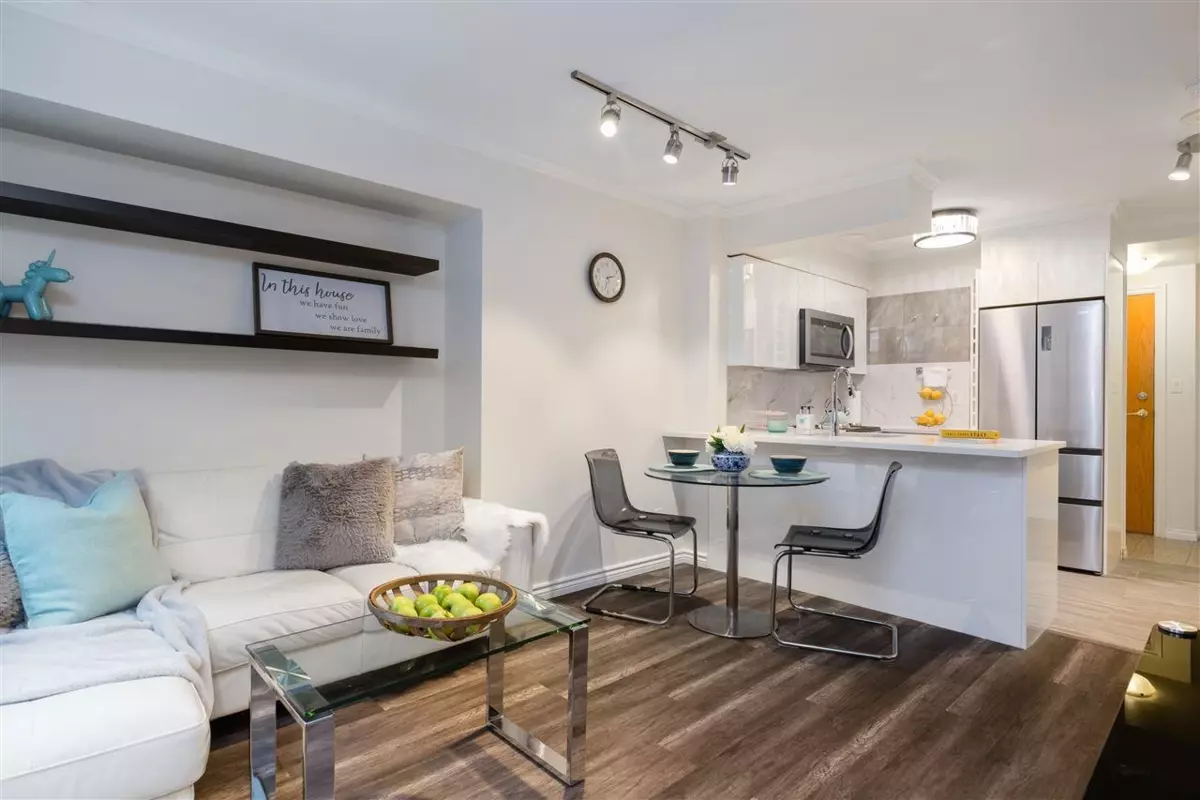 Living Room Photo of 301 1189 Howe Street, Vancouver, BC