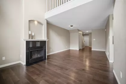 Kitchen Island Photo of 32 1370 Riverwood Gate Boulevard, Port Coquitlam, BC