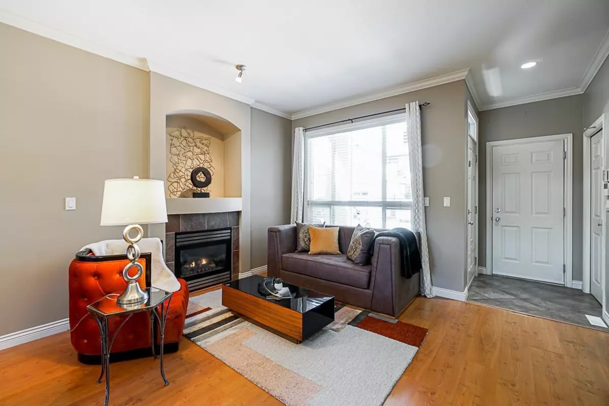 Dining Area Photo of 11 15168 66a Avenue, Surrey, BC