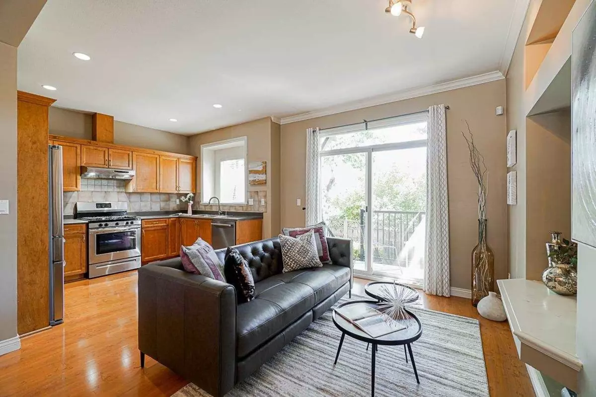 Living Room Photo of 11 15168 66a Avenue, Surrey, BC