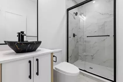 Hallway Photo of 20540 76 Avenue, Langley, BC