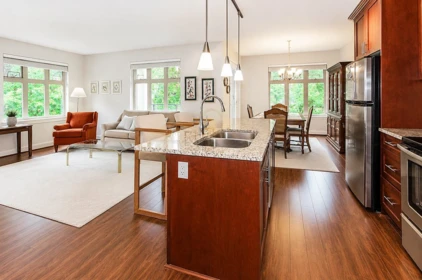 Kitchen Island Photo of 203 2330 Shaughnessy Street, Port Coquitlam, BC