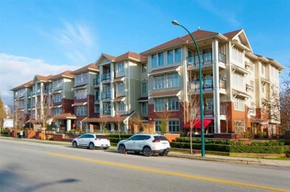 Outdoor Patio Photo of 203 2330 Shaughnessy Street, Port Coquitlam, BC