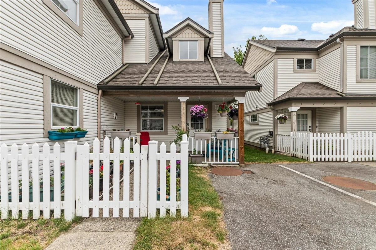 Family Room Photo of 83 16318 82 Avenue, Surrey, BC