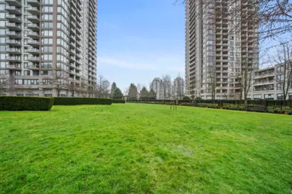 Front Yard Photo of 609 7138 Collier Street, Burnaby, BC