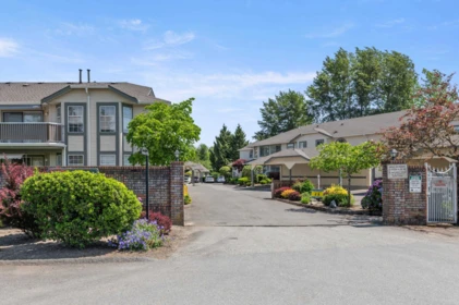 Front Yard Photo of 3 5760 174 Street, Surrey, BC