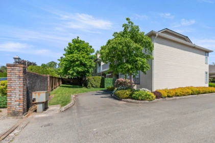 Garden / Landscaping Photo of 3 5760 174 Street, Surrey, BC