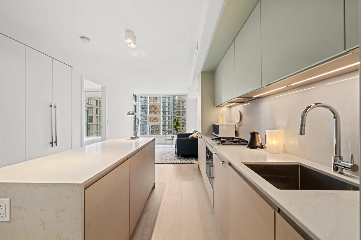 Dining Area Photo of 1009 1289 Hornby Street, Vancouver, BC
