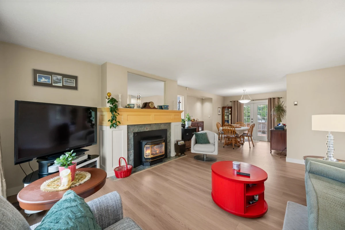 Dining Area Photo of 5910 135 Street, Surrey, BC