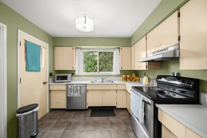 Breakfast Nook Photo of 5910 135 Street, Surrey, BC