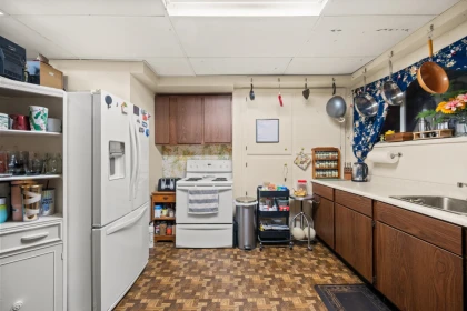 Hallway Photo of 5910 135 Street, Surrey, BC