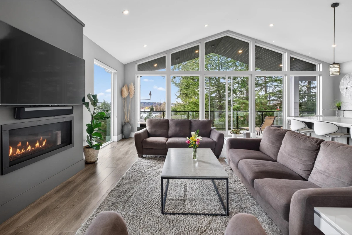 Dining Area Photo of 48 4295 Old Clayburn Road, Abbotsford, BC