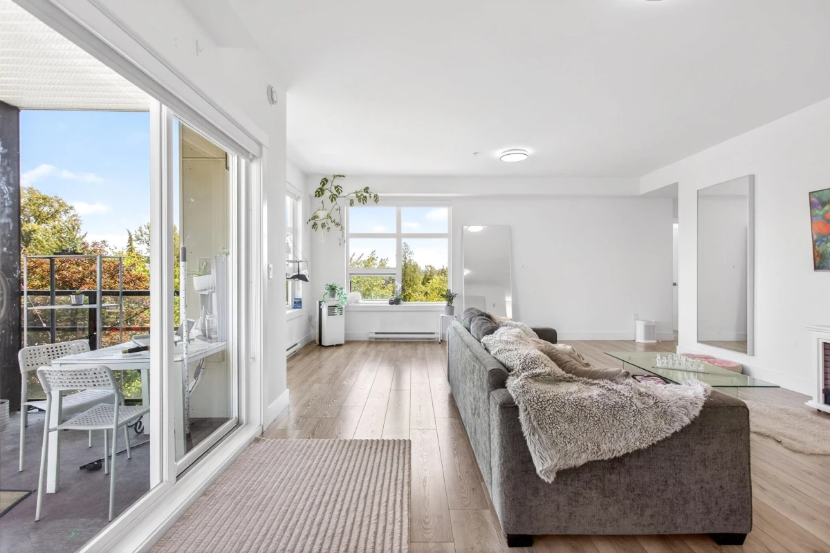 Family Room Photo of 403 22577 Royal Crescent, Maple Ridge, BC