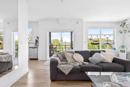 403 22577 Royal Crescent, Maple Ridge, BC, Maple Ridge — Apartment/Condo for sale