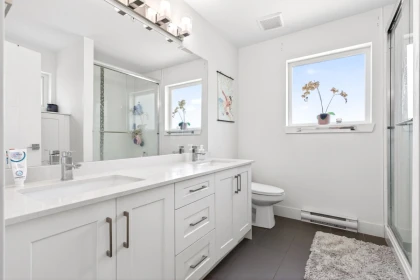 Guest Bathroom Photo of 403 22577 Royal Crescent, Maple Ridge, BC