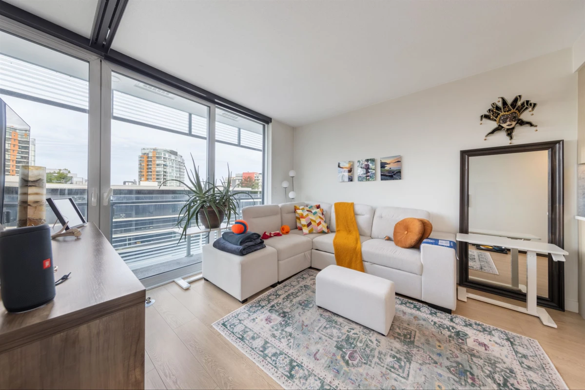 Family Room Photo of 1810 89 Nelson Street, Vancouver, BC