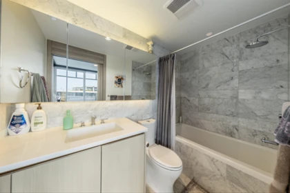 Powder Room Photo of 1810 89 Nelson Street, Vancouver, BC