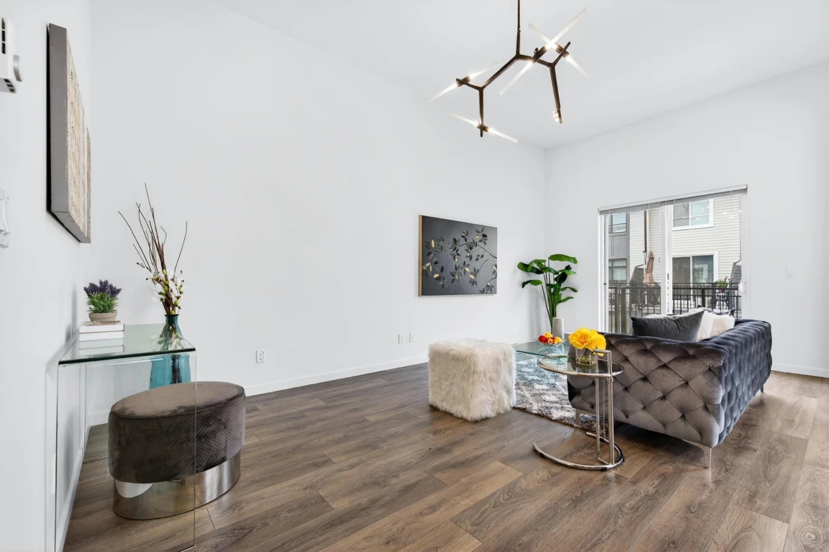 Family Room Photo of 1405 18505 Laurensen Place, Surrey, BC