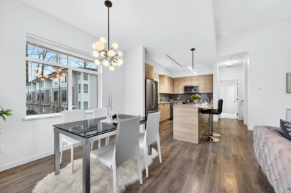 Breakfast Nook Photo of 1405 18505 Laurensen Place, Surrey, BC