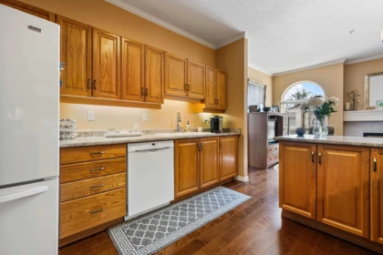 Guest Bathroom Photo of 402 3172 Gladwin Road, Abbotsford, BC