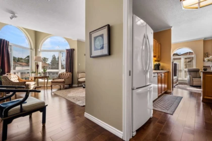 Hallway Photo of 402 3172 Gladwin Road, Abbotsford, BC