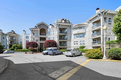 Swimming Pool Photo of 402 3172 Gladwin Road, Abbotsford, BC