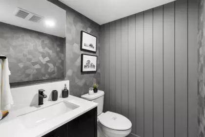 Primary Bathroom Photo of 2 2886 Montrose Avenue, Abbotsford, BC