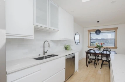 Kitchen Island Photo of 11 694 School Road, Gibsons, BC